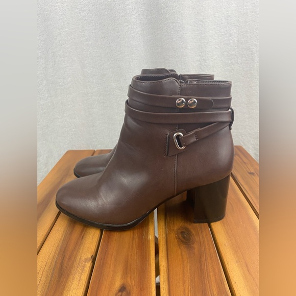 Forever 21 - Brown Ankle Boots - Like New - 7 - Picture 3 of 10
